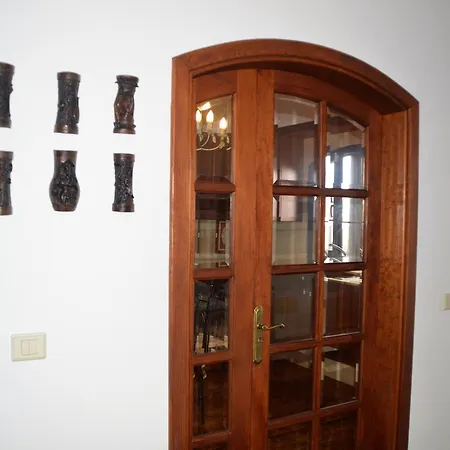 Buda 1 *